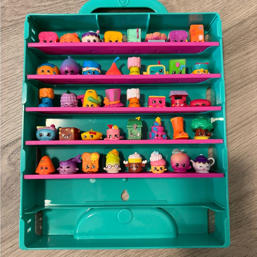 Shopkins Green and Pink Dolls & Accessories Collection